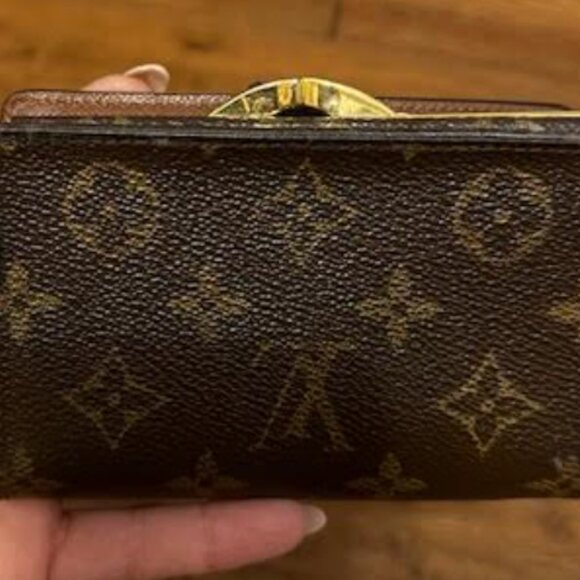 Louis Vuitton Kisslock Wallet - Picture 1 of 16